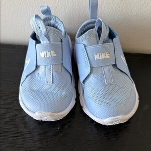 Nike Toddler Flex Runner Colbolt bliss Blue Easy-On Slip-On Sneakers Size 6c